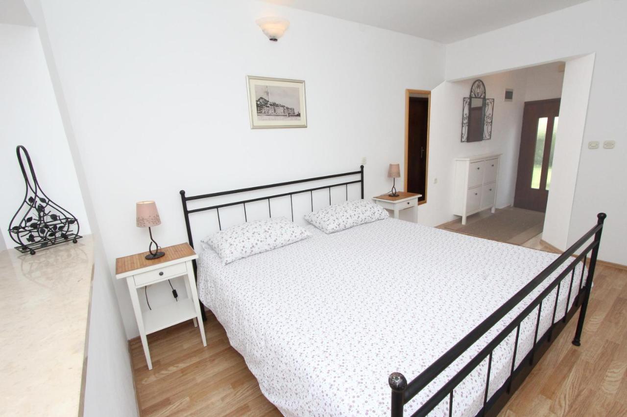 Apartments Mirela Ровинь Экстерьер фото
