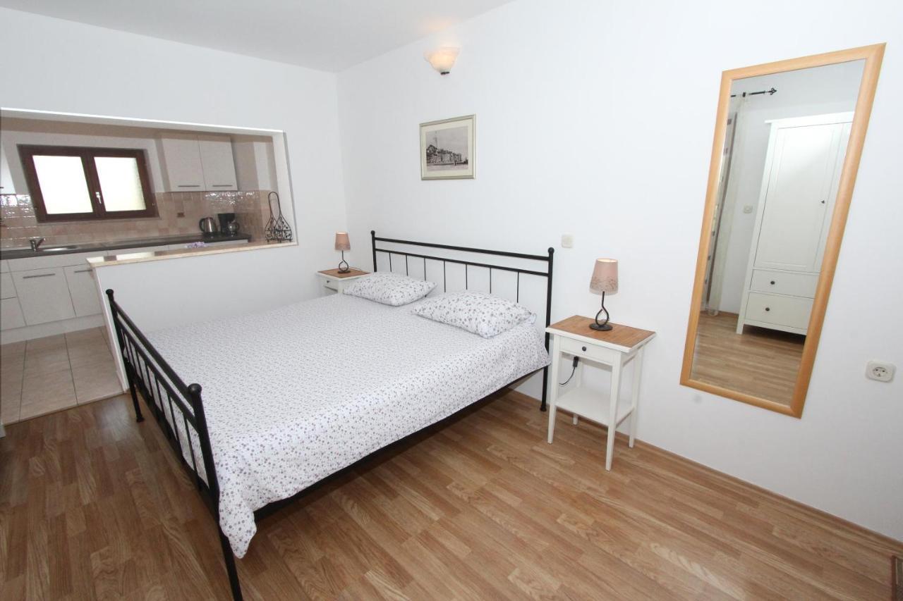 Apartments Mirela Ровинь Экстерьер фото