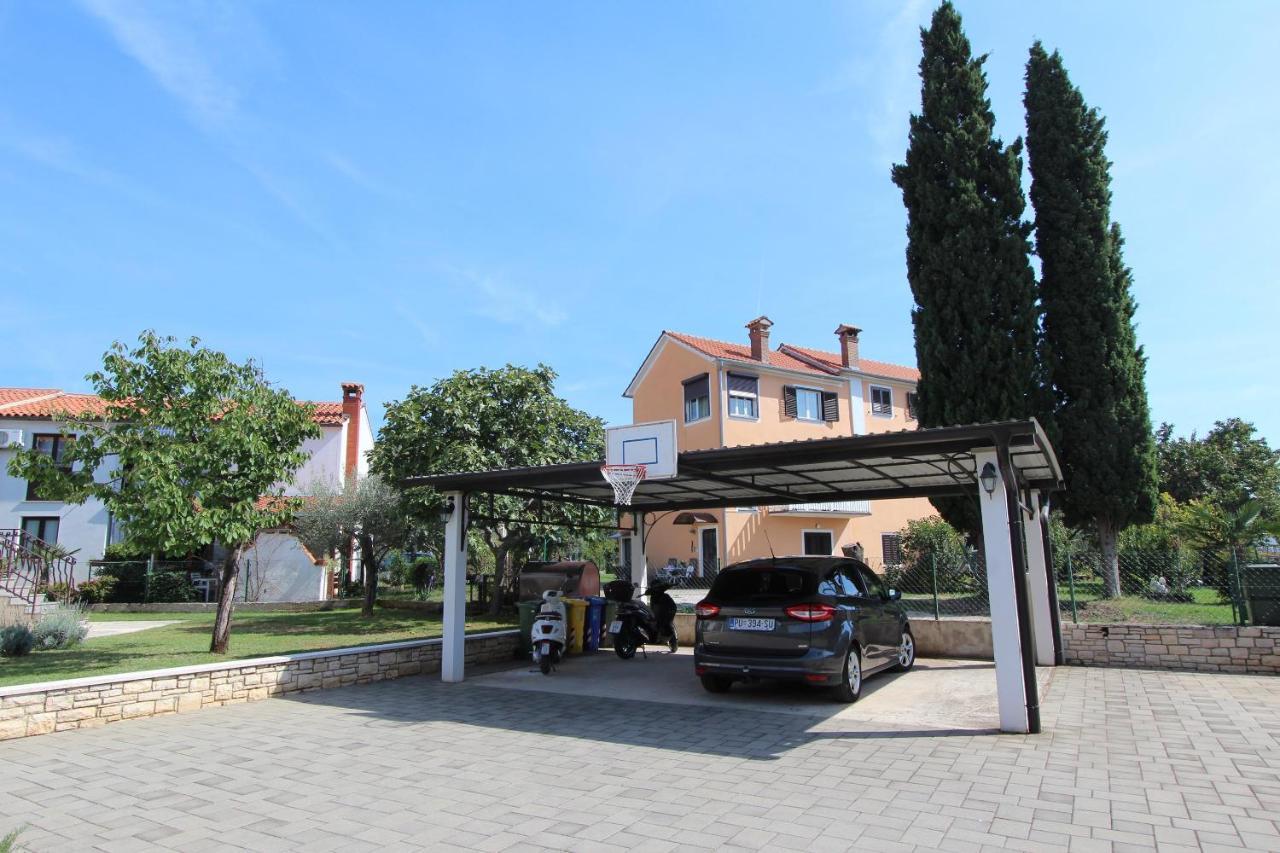 Apartments Mirela Ровинь Экстерьер фото