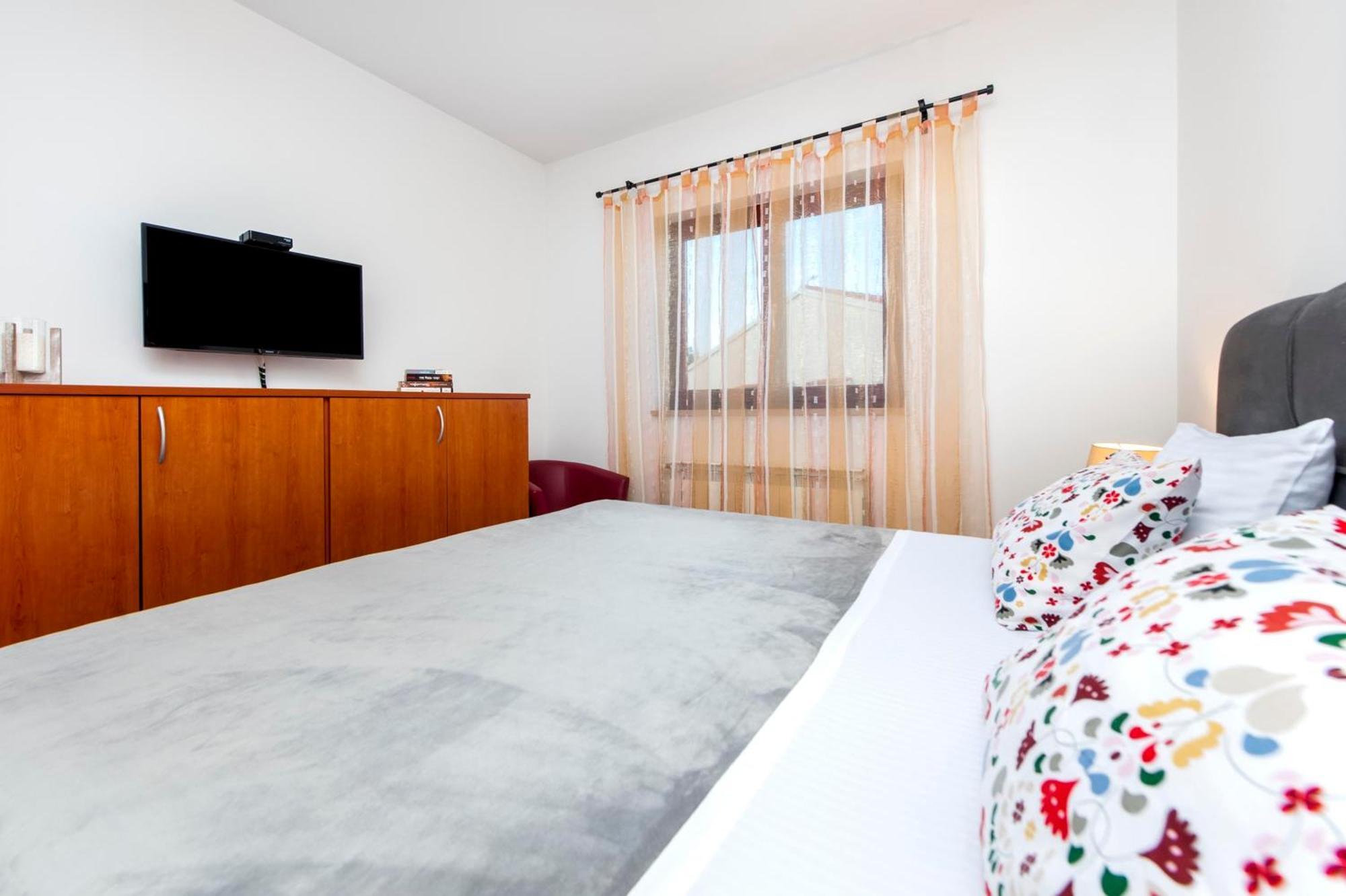 Apartments Mirela Ровинь Экстерьер фото